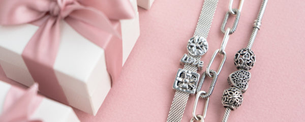 Offrir un bracelet avec prénom gravé